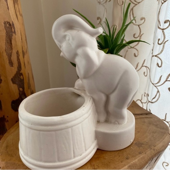 Elephant face - Picture 2 of 4